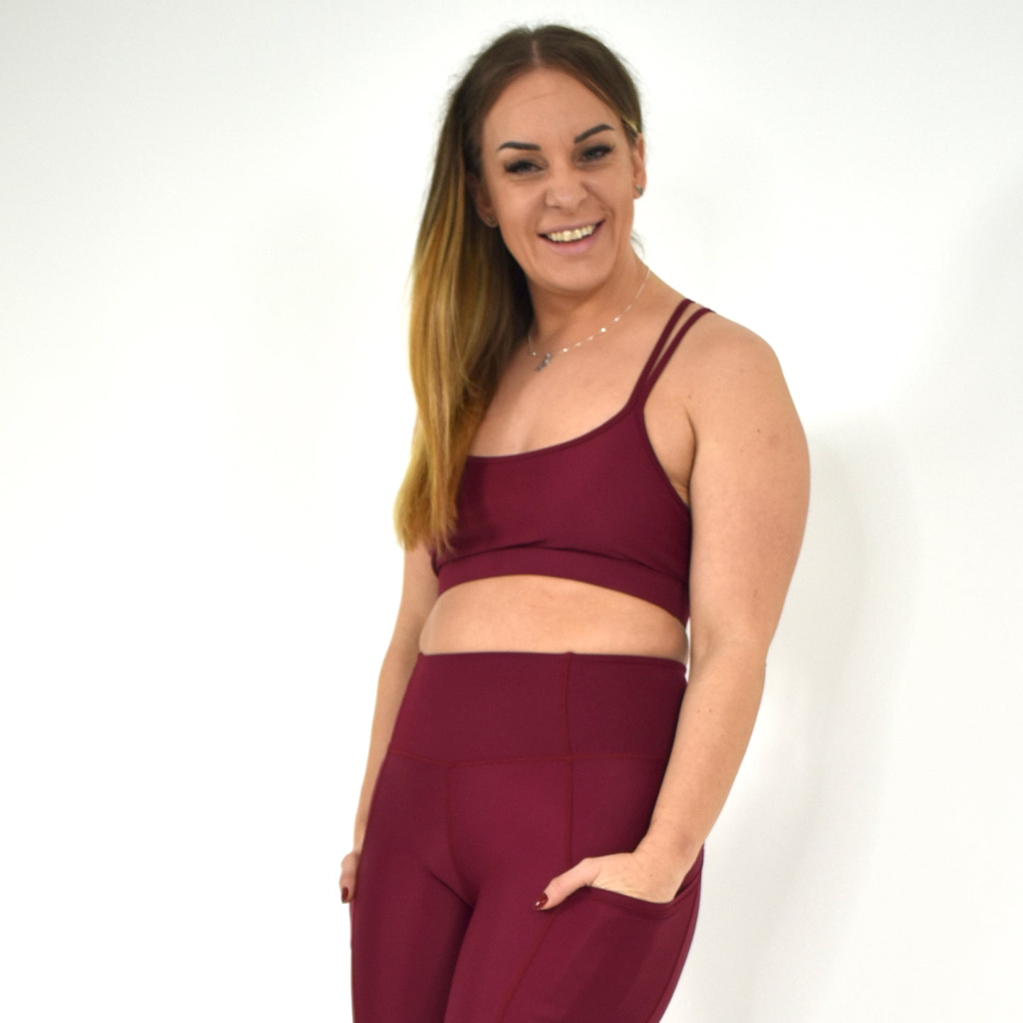 INVIGORATE Strappy Bra M / Thriller